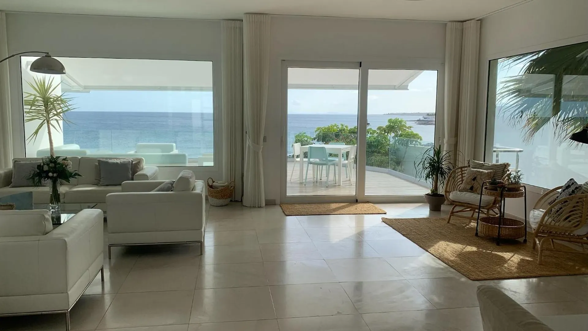 Villa Del Mar Lanzarote - Luxury Beachhouse Arrecife  Arrecife (Lanzarote)